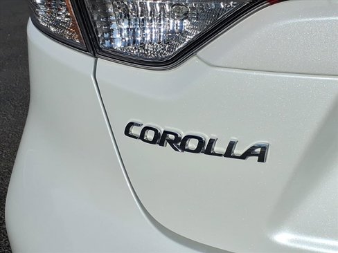 Used 2024 Toyota Corolla LE image 11