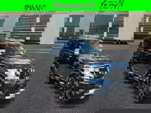 Used 2017 Nissan Armada Platinum w/ Captain Seat Package image 1