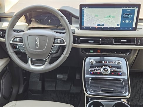 Certified 2022 Lincoln Nautilus FWD w/ Premium Package image 26