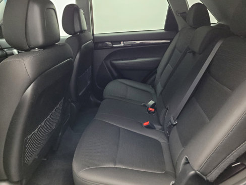 Used 2015 Kia Sorento LX image 18