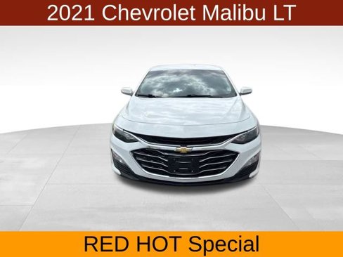Used 2021 Chevrolet Malibu LT image 2