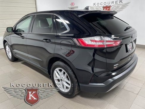 Used 2023 Ford Edge SEL w/ Convenience Package image 4