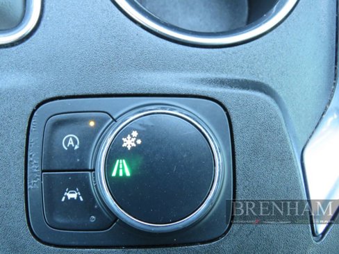 Used 2022 Chevrolet Traverse LT image 25