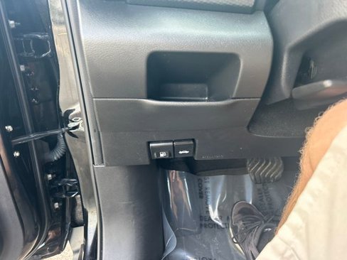Used 2024 Nissan Kicks SV image 26