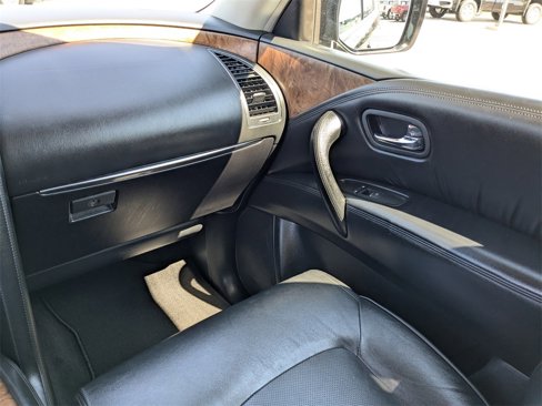 Used 2023 Nissan Armada SL w/ Captain's Chairs Package image 17