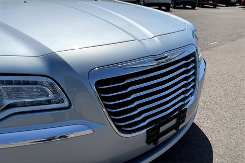Used 2013 Chrysler 300 C image 28