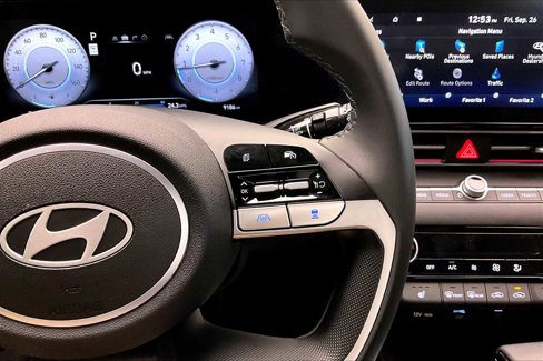 Used 2024 Hyundai Elantra SEL w/ Convenience Package image 23