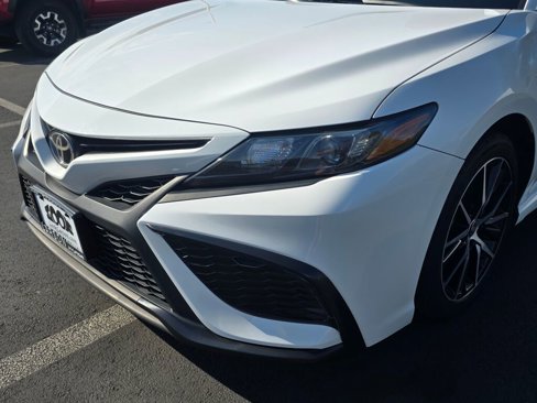 Used 2021 Toyota Camry SE image 10