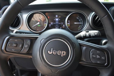 Used 2023 Jeep Wrangler Unlimited image 14