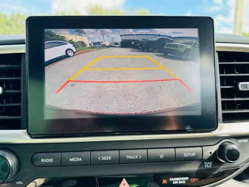 Used 2021 Hyundai Venue SE image 19