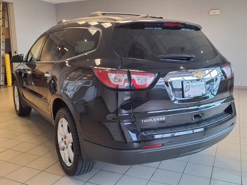 Used 2017 Chevrolet Traverse LT w/ Style and Technology Package image 4