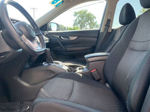 Used 2018 Nissan Rogue SV w/ Premium Package image 7