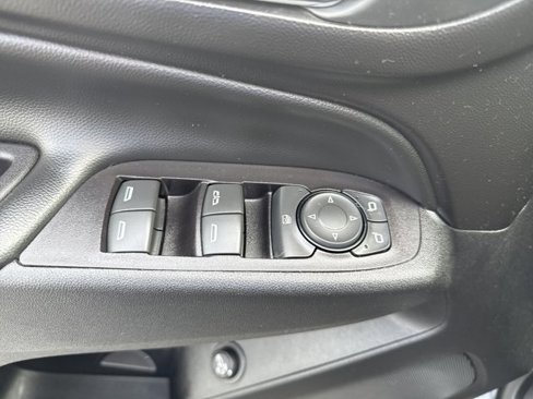 Used 2018 Chevrolet Equinox LT image 11