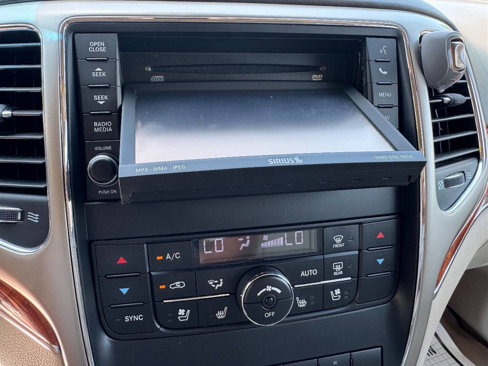 Used 2012 Jeep Grand Cherokee Overland image 8