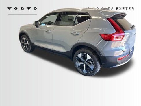 New 2025 Volvo XC40 B5 Core w/ Protection Package Premier image 4