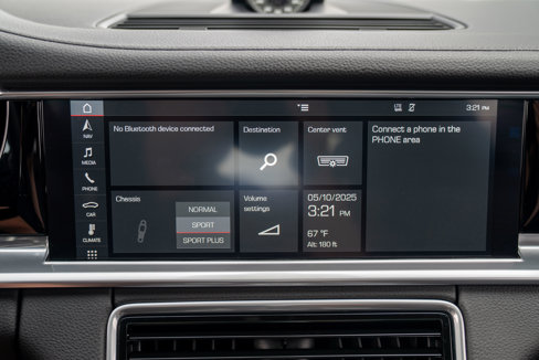 Used 2018 Porsche Panamera 4 image 22