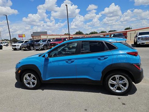 Used 2023 Hyundai Kona SEL w/ Convenience Package image 2