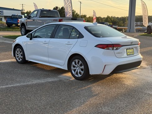 Used 2024 Toyota Corolla LE image 7