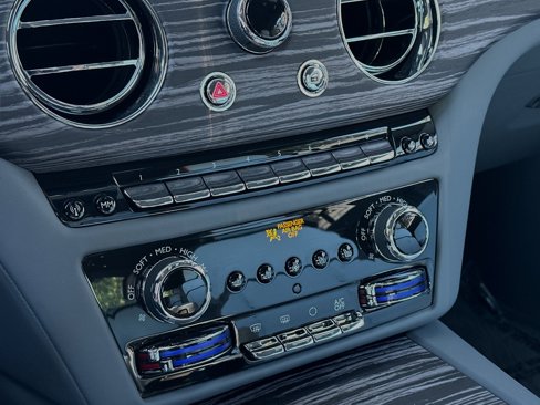 Used 2024 Rolls-Royce Spectre w/ Spectre Launch Package image 20