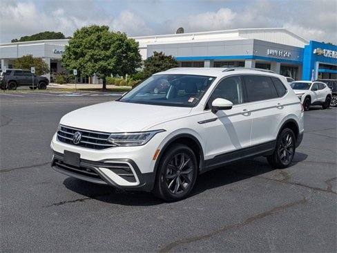 Used 2022 Volkswagen Tiguan SE image 7