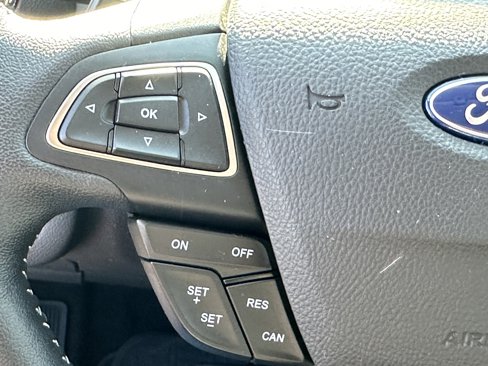 Used 2017 Ford Escape Titanium image 27
