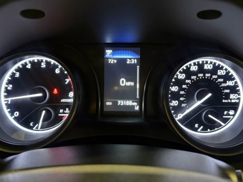 Used 2023 Toyota Camry SE image 16