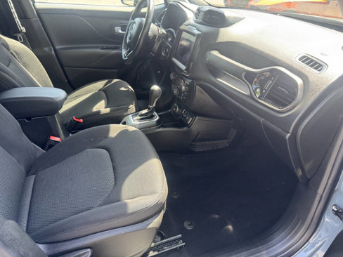 Used 2018 Jeep Renegade Altitude w/ UConnect 8.4 Nav Group image 15