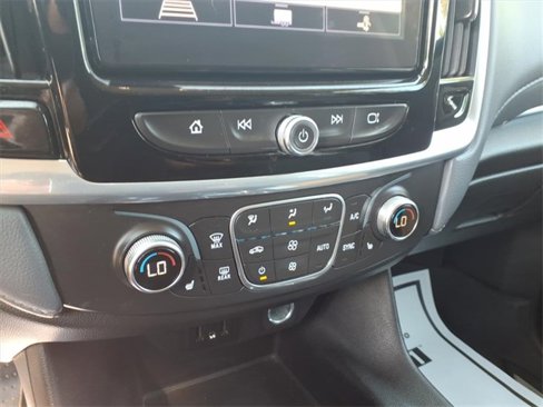Used 2020 Chevrolet Traverse LT image 21