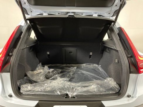 New 2026 Volvo XC40 B5 Plus w/ Protection Package Premier image 39