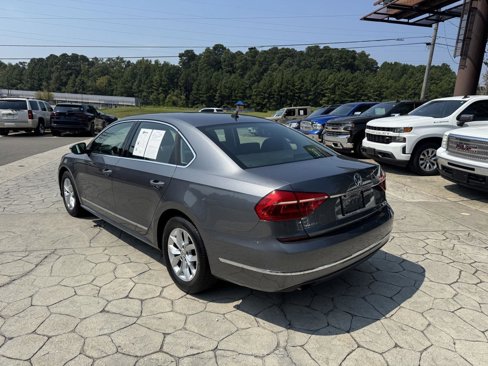 Used 2016 Volkswagen Passat 1.8T R-Line image 9