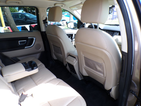 Used 2017 Land Rover Discovery Sport HSE image 30