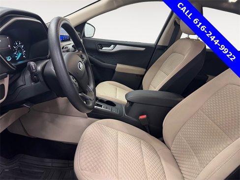 Used 2020 Ford Escape SE image 6
