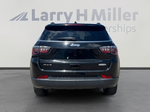 Used 2024 Jeep Compass Latitude image 4