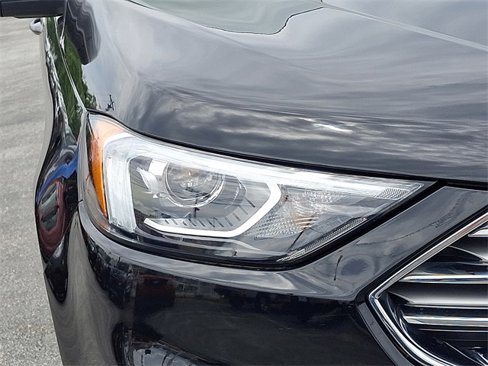 Used 2022 Ford Edge SEL image 9