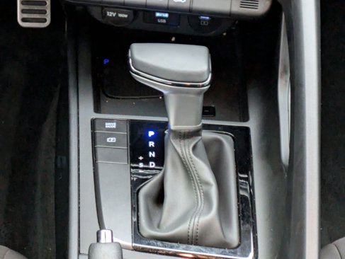 Used 2025 Hyundai Elantra Sport image 31