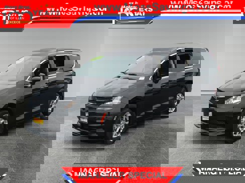 Used 2022 Chrysler Voyager LX image 1