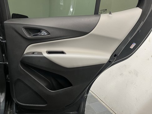Used 2020 Chevrolet Equinox LS image 18