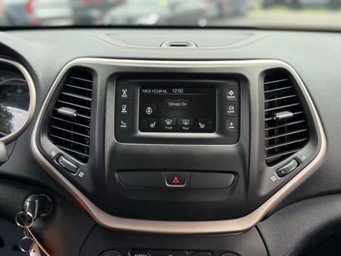 Used 2016 Jeep Cherokee Sport w/ Cold Weather Group image 23