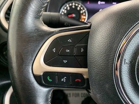 Used 2017 Jeep Renegade Limited image 32