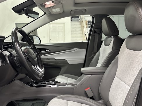 Used 2023 Chevrolet Bolt EUV Premier w/ Sun & Sound Package image 7