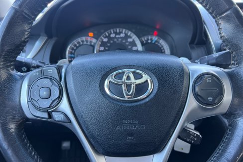 Used 2012 Toyota Camry SE image 19