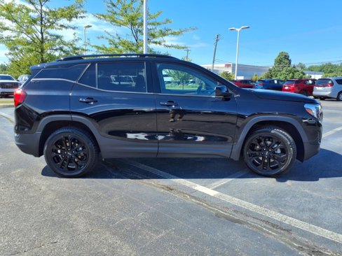 Used 2021 GMC Terrain SLE w/ Elevation Edition image 26