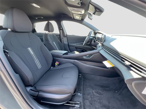 New 2025 Hyundai Elantra SEL image 26