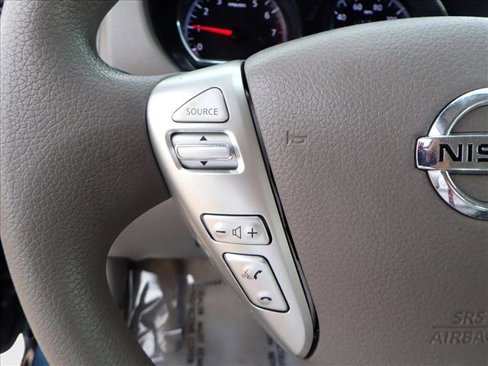 Used 2015 Nissan Versa SV image 12