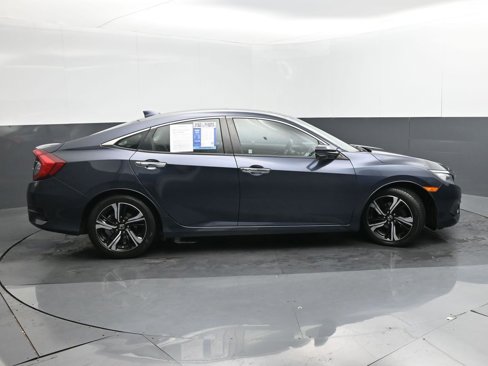 Used 2017 Honda Civic Touring image 7