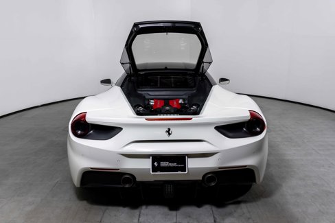 Used 2016 Ferrari 488 GTB image 9