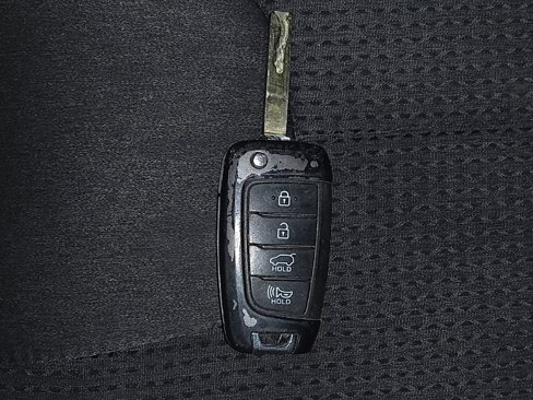 Used 2019 Hyundai Santa Fe SE image 32