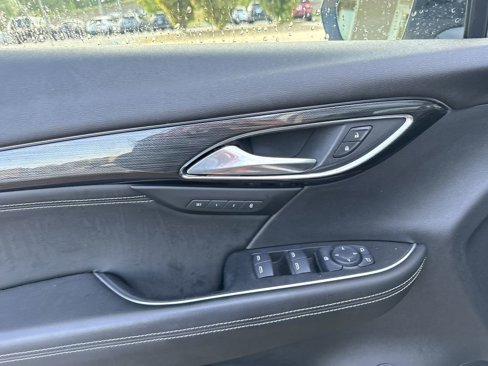 Used 2021 Buick Envision Essence w/ Sport Touring Package image 25
