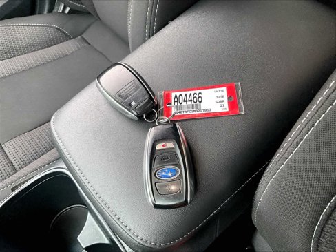 Used 2021 Subaru Outback Premium image 31
