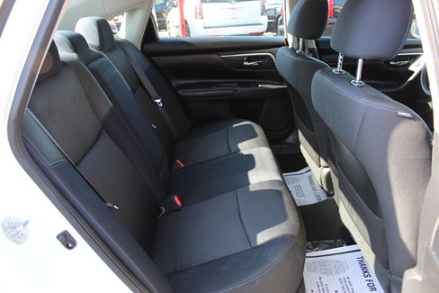 Used 2017 Nissan Altima 2.5 SR w/ Midnight Edition Package image 12